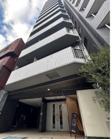Tokyo yamanote line takadanobaba area contractor storeoffice (2)