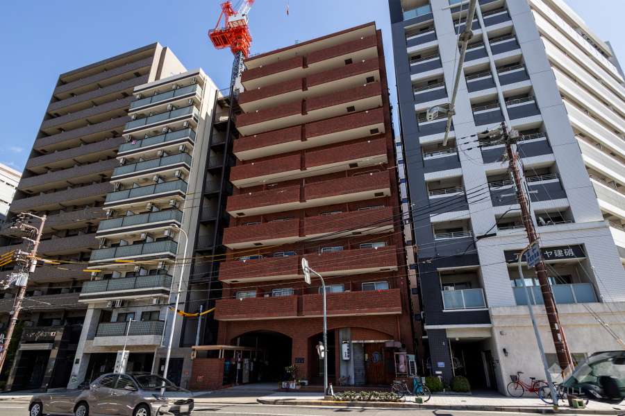 2high return apartment for sale within walking distance to shinsaibashi, offering a solid return of 6.11%