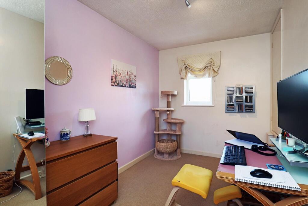 15941 33736393 img 12 0000