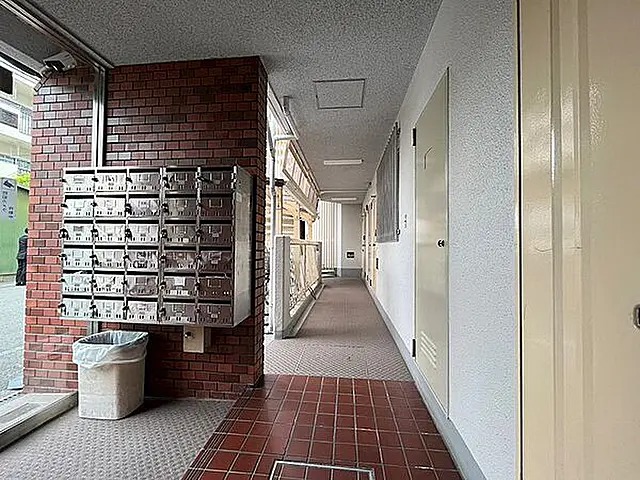 2 bedroom unit in naniwa ku, osaka with tenancy agreement for sale (1)
