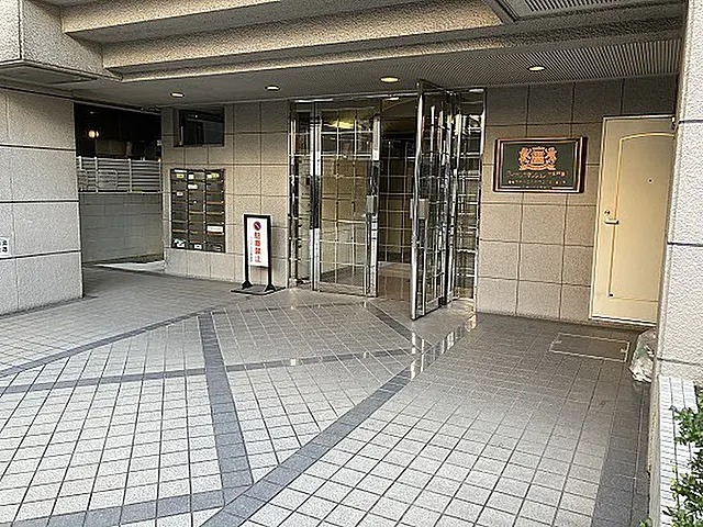 Apartment for sale with lease agreement, 3 minutes from ohori park station in fukuoka (4)