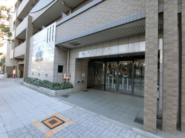 Apartment for sale with tenancy agreement in front of fukushima station, osaka (3)