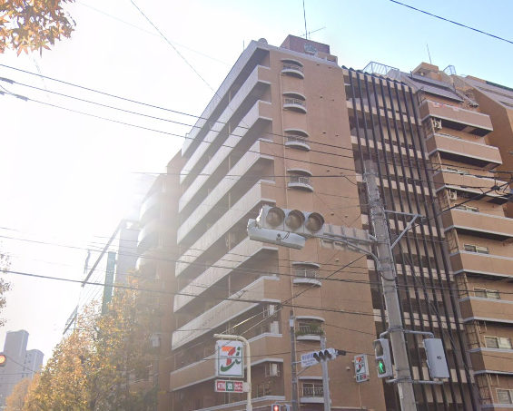 Selling a 300 square feet large unit with a lease agreement in hakata, fukuoka (3)