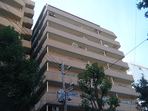 Selling a 300 square feet large unit with a lease agreement in hakata, fukuoka (5)