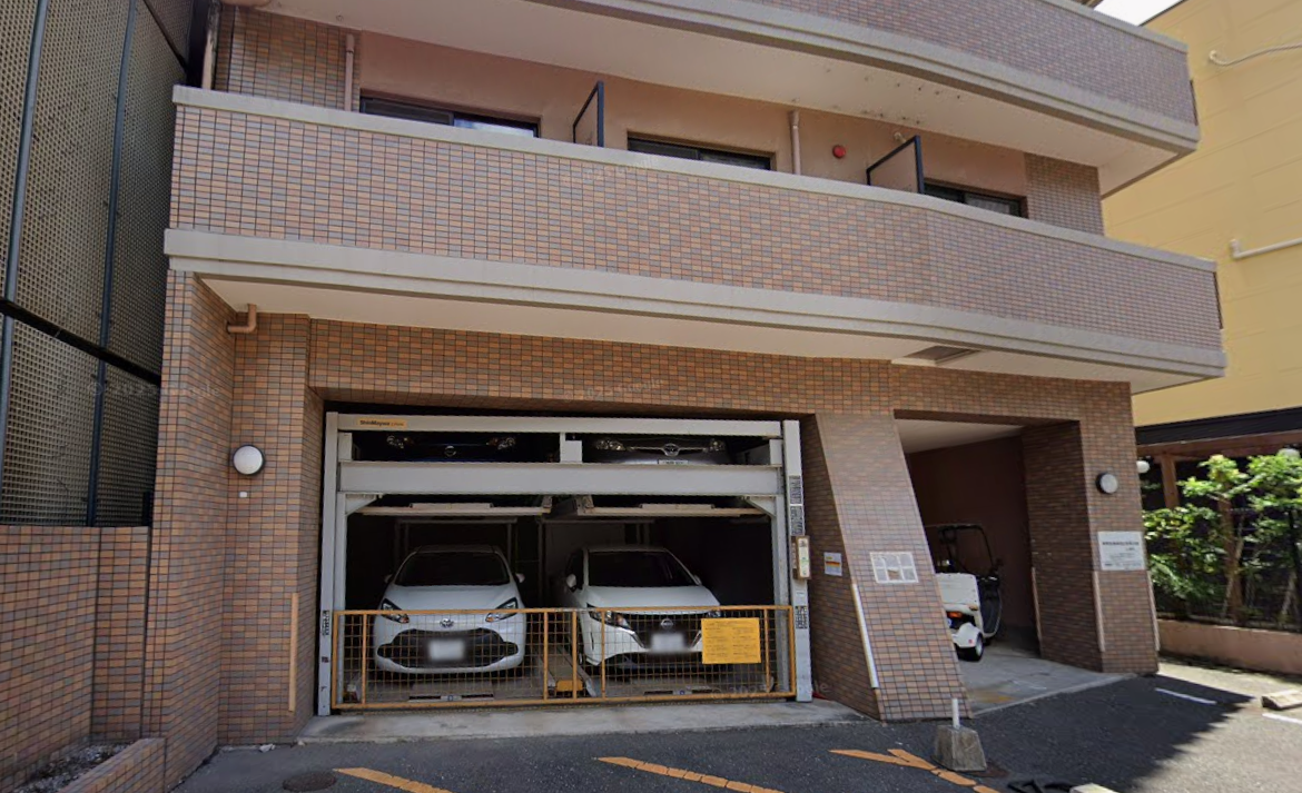 Partment at phoenix tower in fukuoka central district for sale with rental contract (2)