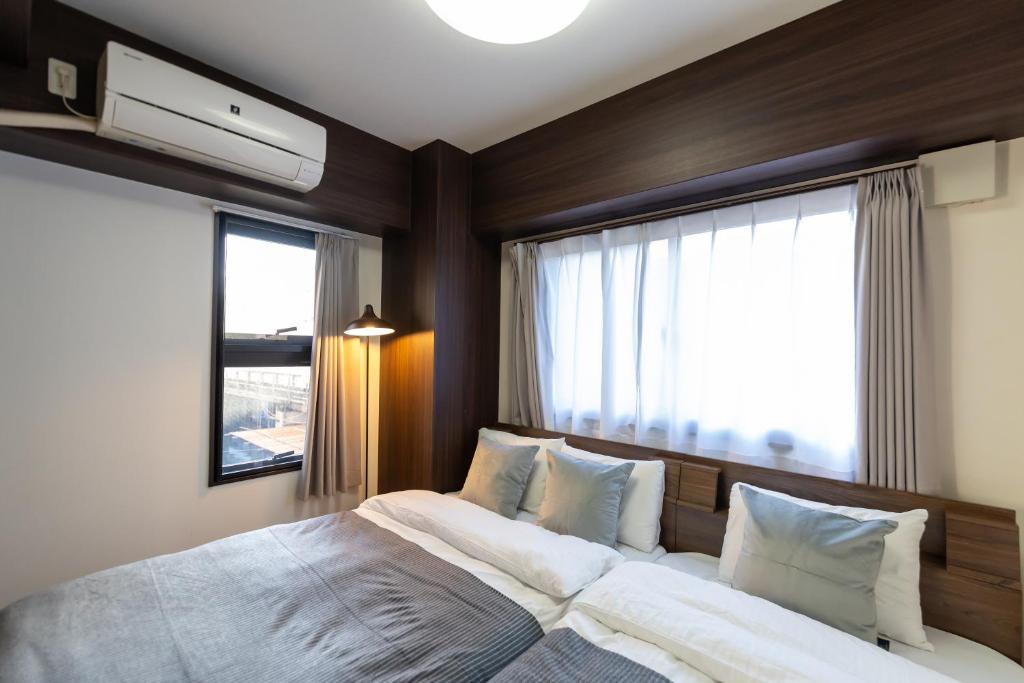 7 Story Operational Guesthouse in Popular Tourist Area in Osaka Central District (2)
