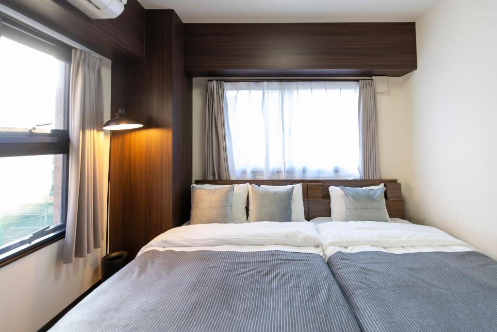 7 Story Operational Guesthouse in Popular Tourist Area in Osaka Central District (4)