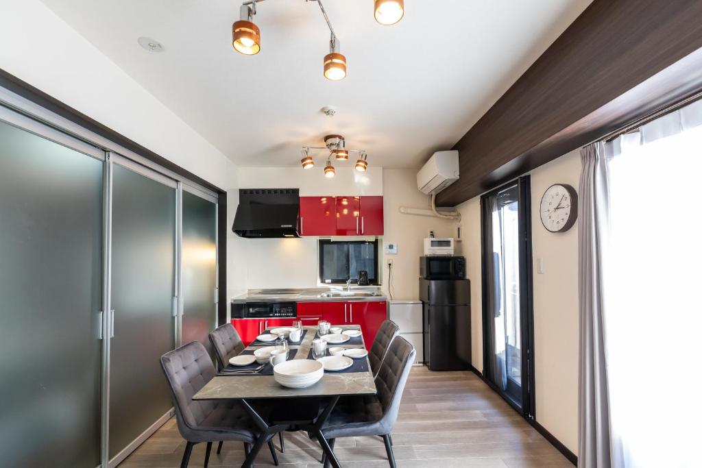 7 Story Operational Guesthouse in Popular Tourist Area in Osaka Central District (6)