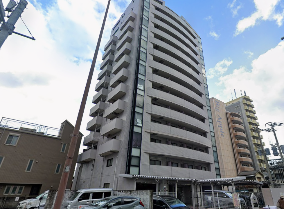 Apartment with rental contract for sale, 2 minutes from hakata station in fukuoka (1)