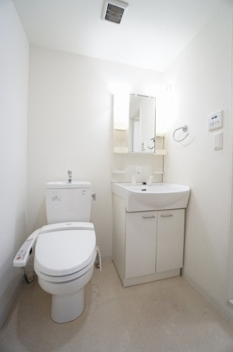 Apartment with rental contract for sale, 2 minutes from hakata station in fukuoka (10)