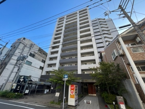 Apartment with rental contract for sale, 2 minutes from hakata station in fukuoka (2)