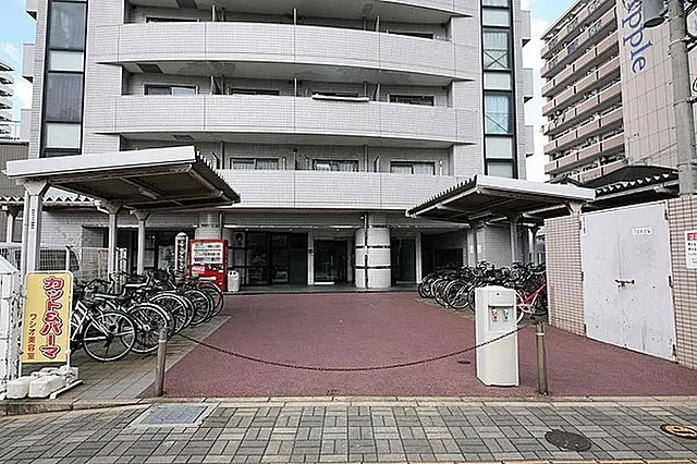 Apartment with rental contract for sale, 2 minutes from hakata station in fukuoka (3)