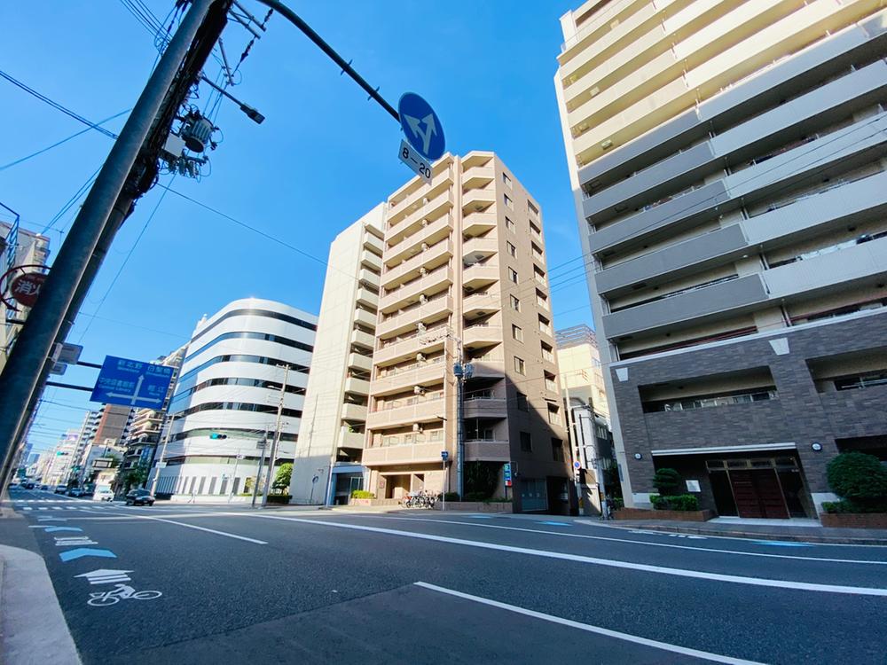 Apartment with rental contract for sale, 3 minutes from nishi nagahori station in osaka (1)