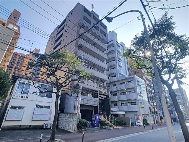 Apartment with Rental Contract for Sale near Fukuoka Airport Line Station (1)