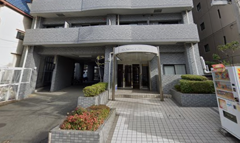 Residential area apartment with rental contract for sale near ohori park in fukuoka (1)
