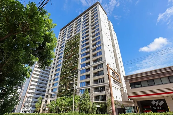 Brand New 3 Bedroom Apartment for Sale in Tennoji, Osaka Ideal for Personal Use (1)