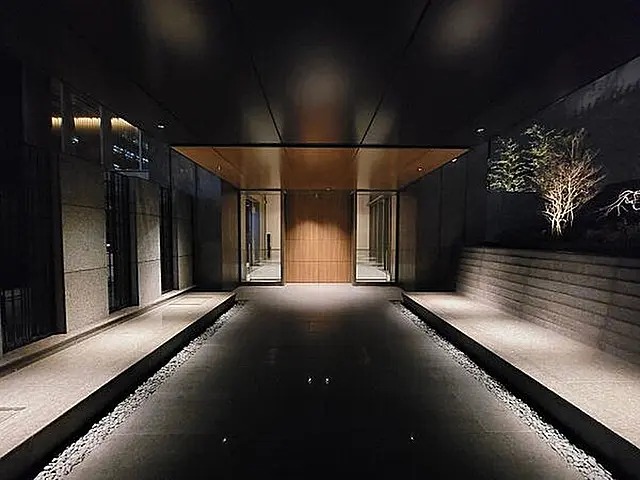 A two bedroom tower apartment in the heart of Osaka (2)