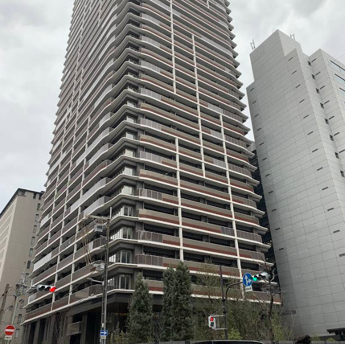 A two bedroom tower apartment in the heart of Osaka (3)