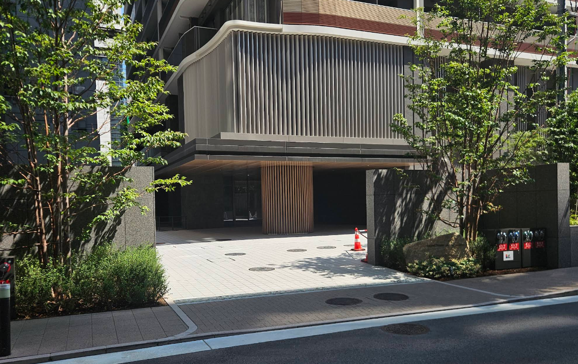A two bedroom tower apartment in the heart of Osaka (6)