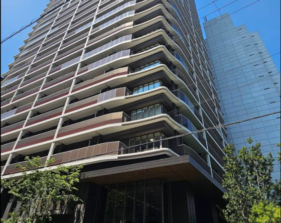 A two bedroom tower apartment in the heart of Osaka (7)