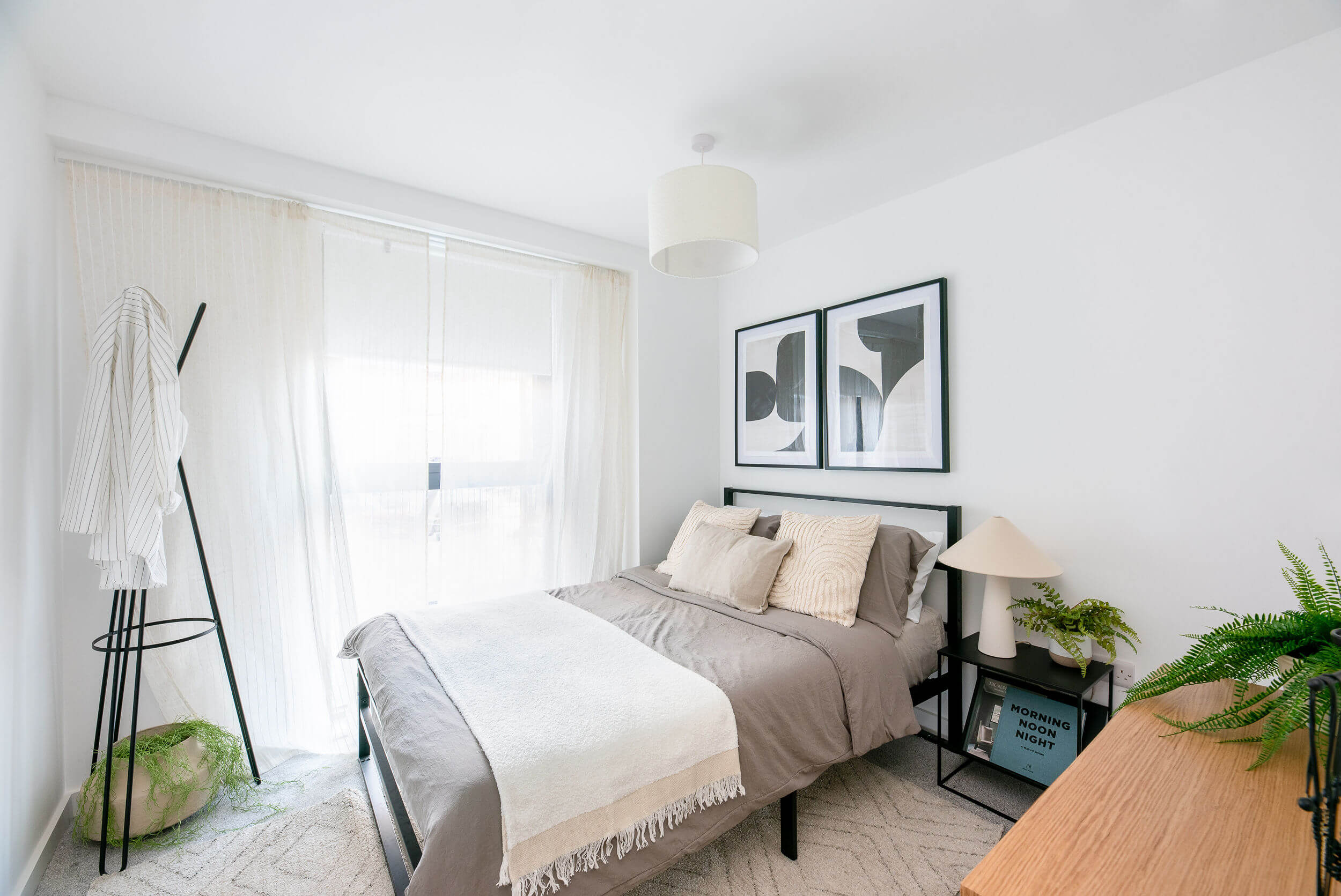 Berkley sq show apartment 041