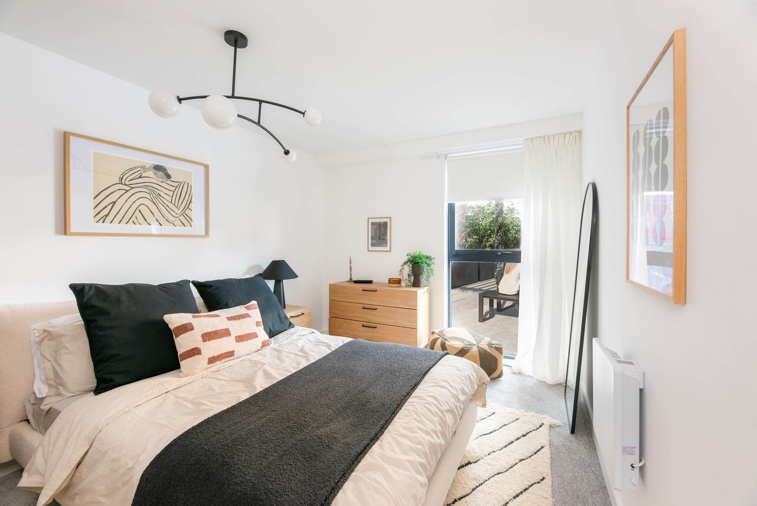 Berkley sq show apartment 042
