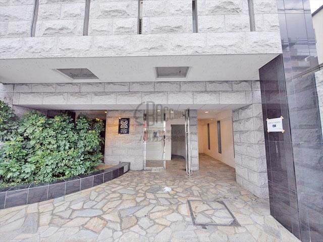 Apartment in Osaka Tennoji Built in 2008 with Rental Contract for Sale (4)