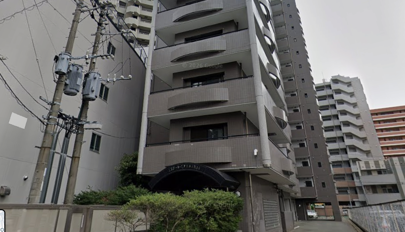 Apartment with Large Balcony in Fukuoka Central District with Rental Contract for Sale (3)