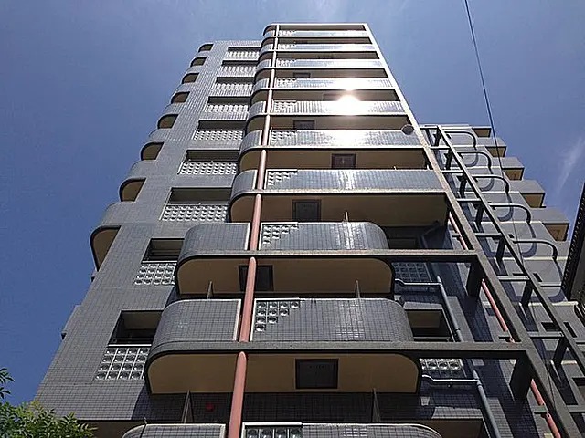 Investment Apartment for Sale with 5% Actual Return in Fukuoka Central District (1)