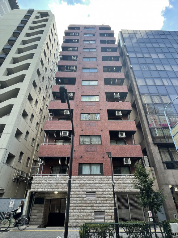 Investment Property in Popular Ikebukuro District, Toshima City (1)