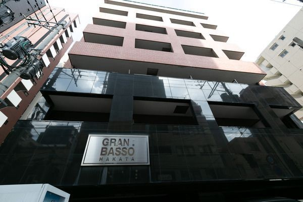 Apartment for Sale with Rental Contract near Hakata Station, Fukuoka (1)