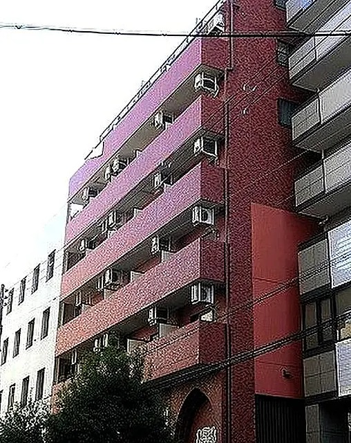 Apartment for sale & rent (investment property) near Osaka core transit lines — 6 minutes to the station (1)