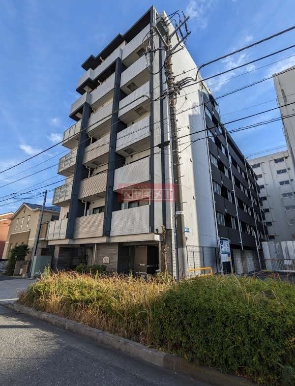 Apartment near Shibuya Station in Tokyo's Shibuya Ward for Sale with Lease (2)
