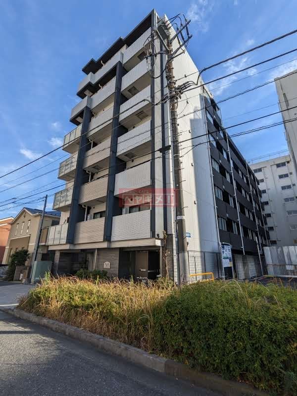 Apartment near Shibuya Station in Tokyo's Shibuya Ward for Sale with Lease (2)
