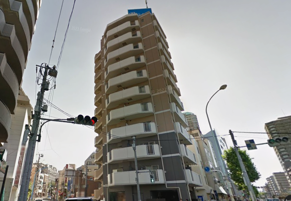 Apartment with lease for sale in front of a station in Shinjuku, Tokyo (1)