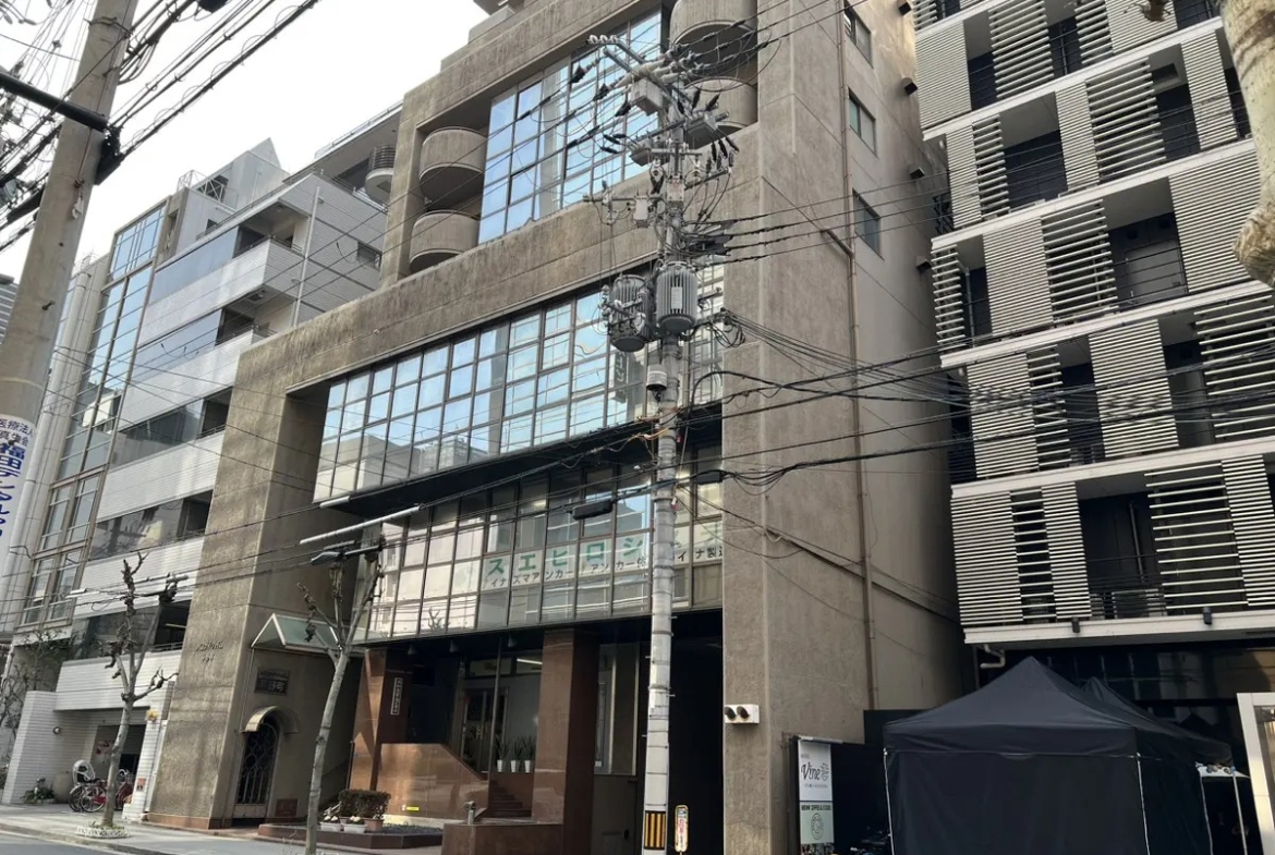 Office for Sublease near Sakaisuji Honmachi Station in Chuo Ward, Osaka (1)