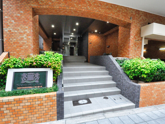The selected apartment in Osaka's central district is available for rent before personal use (2)