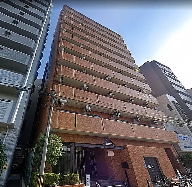 Large unit apartment in Naniwa Ward, Osaka (1)