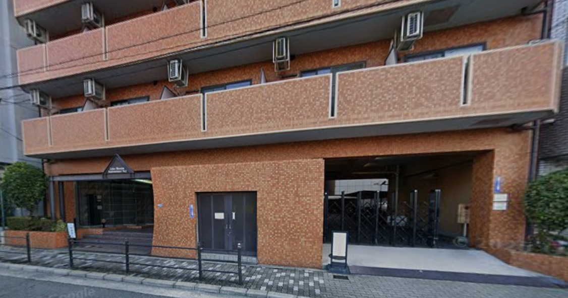 Large unit apartment in Naniwa Ward, Osaka (1)