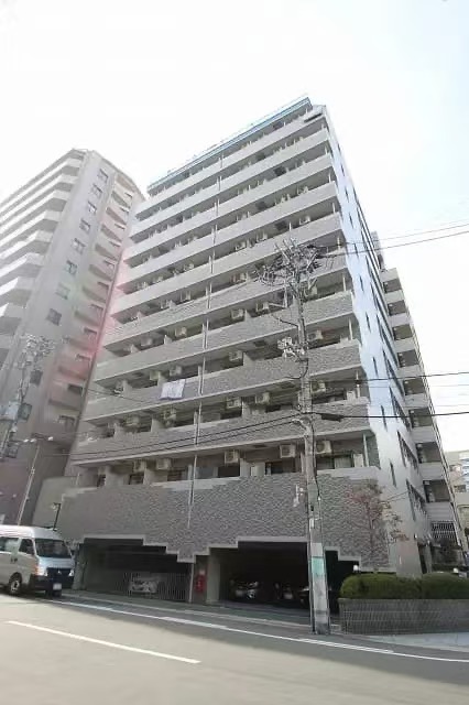 Osaka Investment Property Apartment with Continuous Lease for Sale Near Namba Station (1)