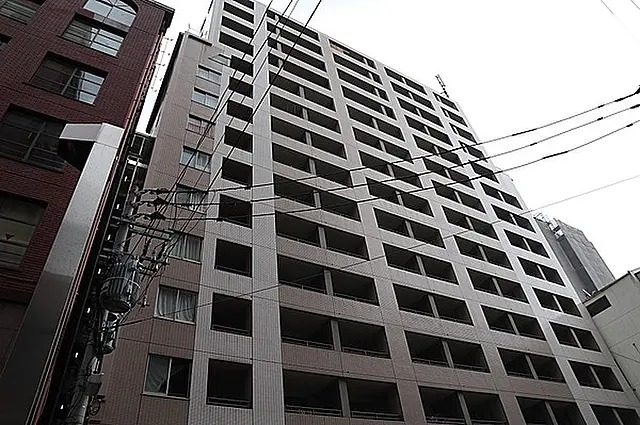 2 Mins from Station, Post 2000 Apartment with Tenancy (2)