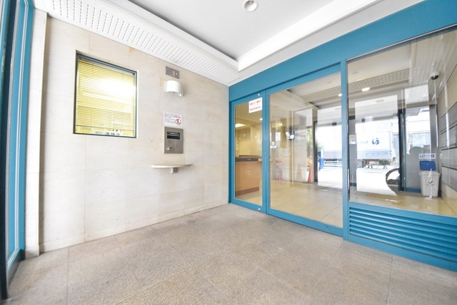 2 Mins from Station, Post 2000 Apartment with Tenancy (6)