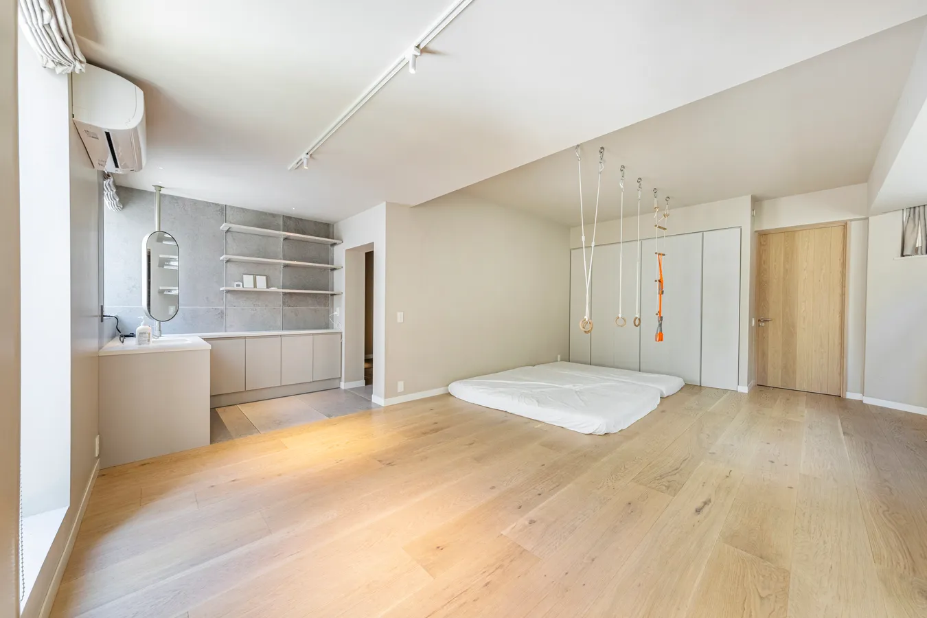 4 Bedroom Detached House in Minato Ward with Rooftop Terrace Offering Tokyo Tower View (2)
