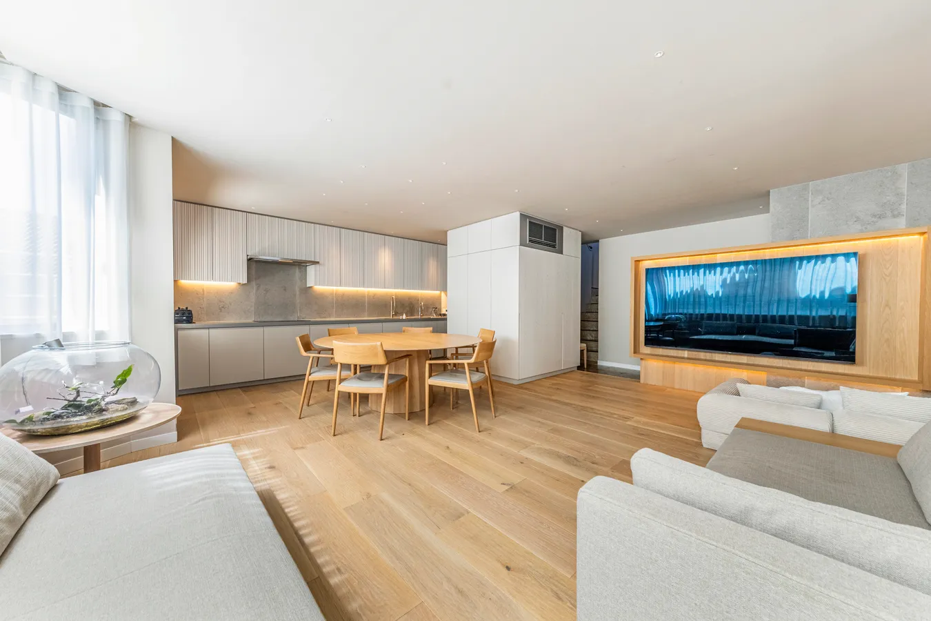 4 Bedroom Detached House in Minato Ward with Rooftop Terrace Offering Tokyo Tower View (3)