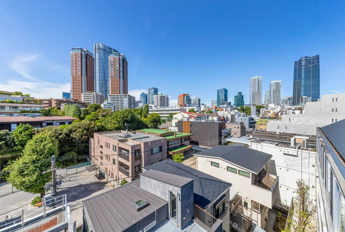4 Bedroom Detached House in Minato Ward with Rooftop Terrace Offering Tokyo Tower View (8)
