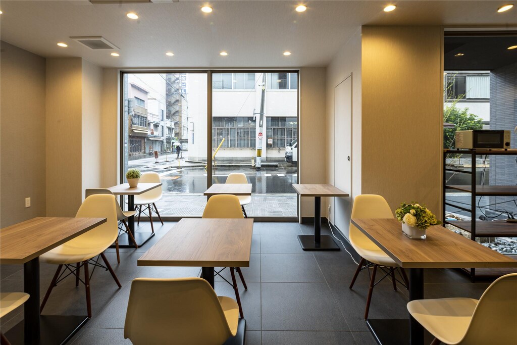 Osaka Whole Building Hotel for Sale – Sakaisuji Honmachi – Ready for Immediate Operation (2)
