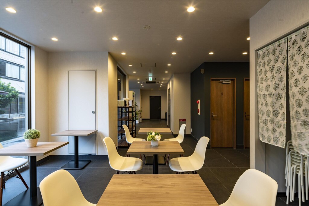 Osaka Whole Building Hotel for Sale – Sakaisuji Honmachi – Ready for Immediate Operation (3)