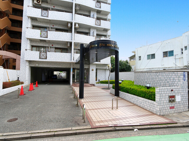 Rental Apartment in Ohori Park Living Area, 3 Min Walk to Subway Station3
