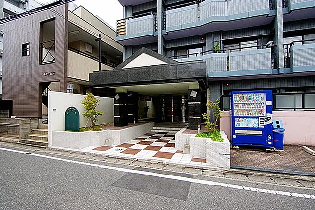 Tenanted High Yield Investment Property, Net Yield 6% (2)