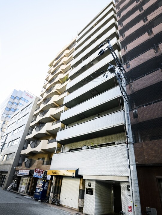 Osaka Awaza Station 4 Min Walk – Dual Line Interchange Tenanted Investment Property (1)